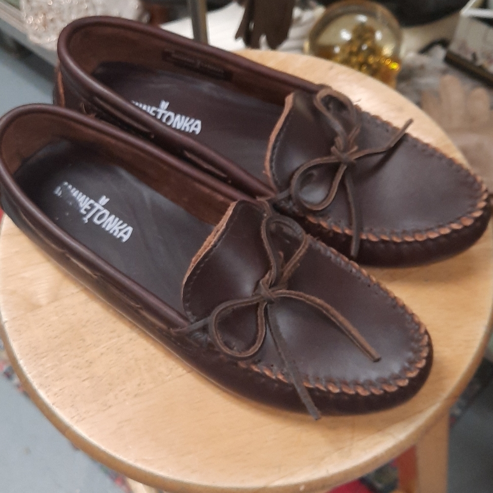 MINNETONKA LEATHER MOCCASINS